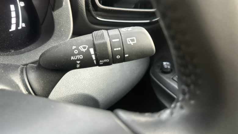 Toyota Yaris Cross 1.5 Hybrid 130 Design 5dr CVT Hybrid Estate